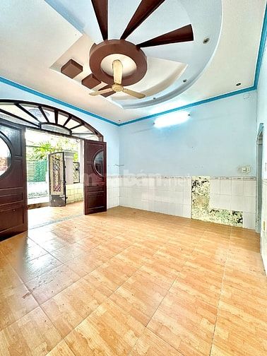 BÁN ĐẤT TẶNG NHÀ DT LỚN 65M2 NGAY UBND P.TÂN TẠO, BÌNH TÂN, SHR VAY NH