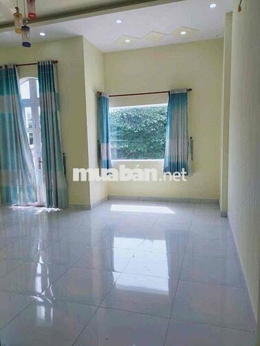 KẸT TIỀN BÁN GẤP NHÀ GAANF CHỢ BÊN THẾ ĐƯỜNG XE HƠI THÔNG GIÁ RẺ