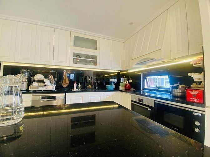 Hồng Tiến – Long Biên – Ô TÔ – 183 M2 – 7 Tâng – MT 6 M – Giá 43.1 Tỷ.