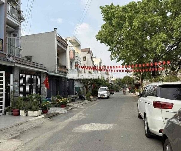 Biệt Thự khu Họ LÊ & Nguyễn Sơn, 8 x 20m, 3 Tấm, 7 Phòng Ngủ, 7 WC