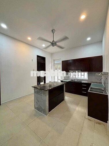 Biệt Thự khu Họ LÊ & Nguyễn Sơn, 8 x 20m, 3 Tấm, 7 Phòng Ngủ, 7 WC