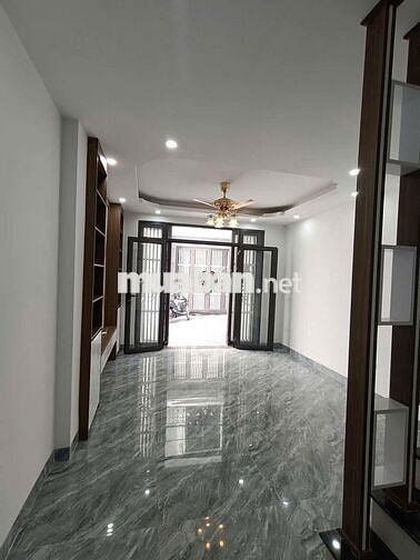 Chủ Cần Bán Gấp nhà 40m x 3T Oto đỗ cửa giá hơn 3 tỷ,Gần KĐT ĐÔ NGHĨA,