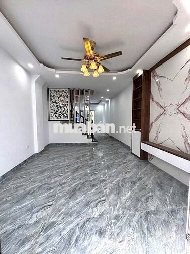 Chủ Cần Bán Gấp nhà 40m x 3T Oto đỗ cửa giá hơn 3 tỷ,Gần KĐT ĐÔ NGHĨA,