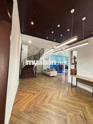 Biệt Thự khu Họ LÊ & Nguyễn Sơn, 8 x 20m, 3 Tấm, 7 Phòng Ngủ, 7 WC