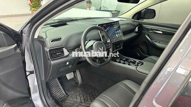 VinFast VF8 Eco 2023 Xám