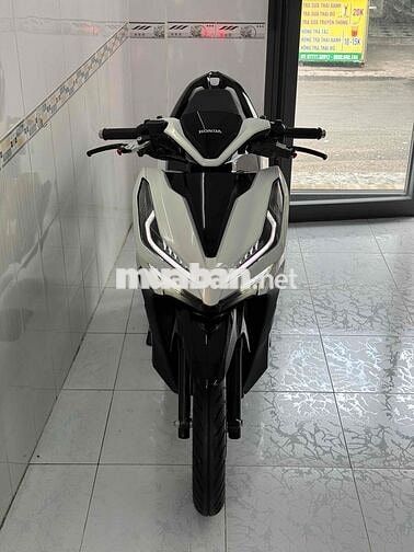 Vario 150 2019 Trắng đen 17000 km bstp chính chủ
