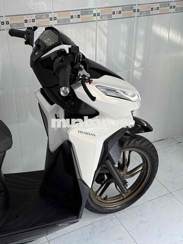 Vario 150 2019 Trắng đen 17000 km bstp chính chủ