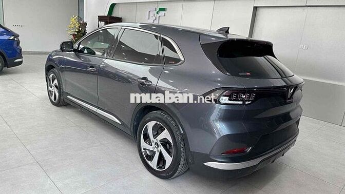 VinFast VF8 Eco 2023 Xám