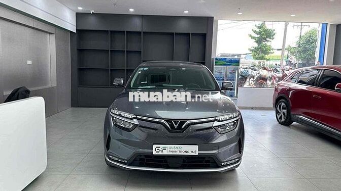 VinFast VF8 Eco 2023 Xám