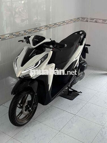 Vario 150 2019 Trắng đen 17000 km bstp chính chủ