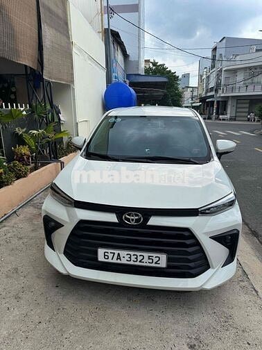 Toyota Avanza Trắng 7 chỗ