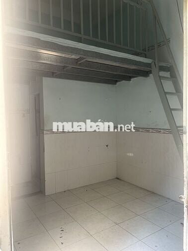 Phòng cho thuê 12m2, có gác lửng, lối đi riêng, gần CĐ Điện Lực