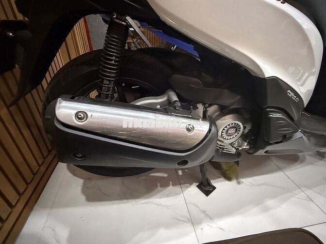 Lốp xe máy Continental Đen