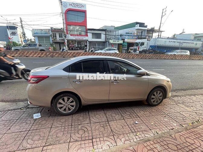 Toyota Vios 2017 E Vàng cát