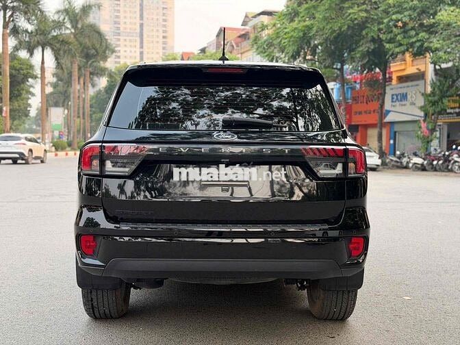 Ford Everest 2024 Titanium Đen 23.000 km