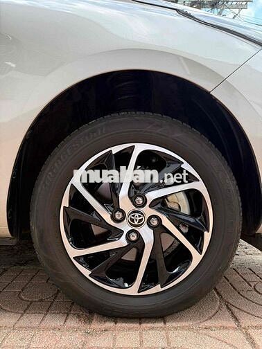 Toyota Vios G 2022 9.000 km Nâu vàng