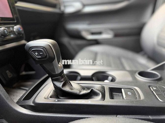 Ford Everest 2024 Titanium Đen 23.000 km