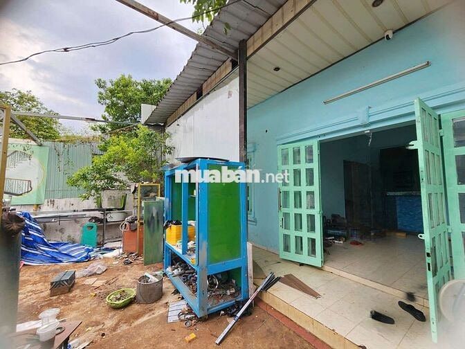 NHÀ CẤP 4 SÂN VƯỜN RỘNG RÃI ĐƯỜNG XE TẢI