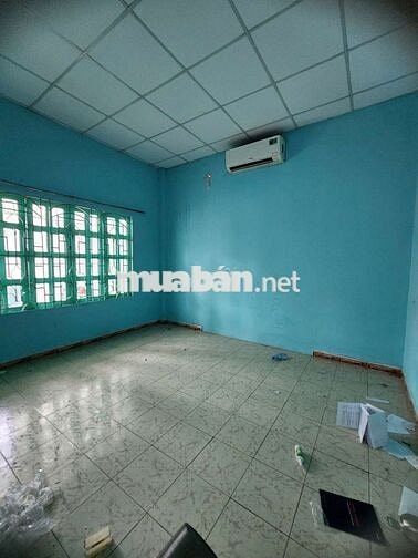 NHÀ CẤP 4 SÂN VƯỜN RỘNG RÃI ĐƯỜNG XE TẢI