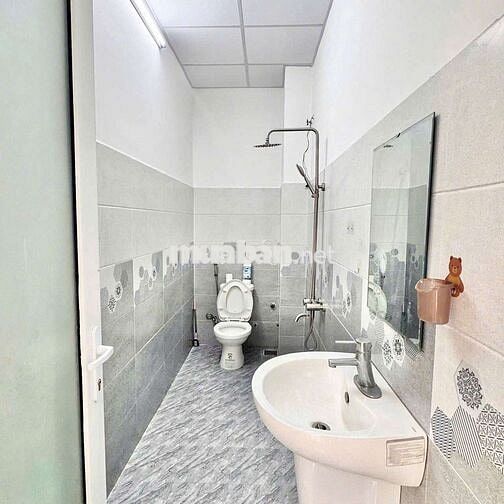 Căn hộ 2 phòng ngủ, 1 phòng khách, 1 phòng bếp, ở tối đa 6 người