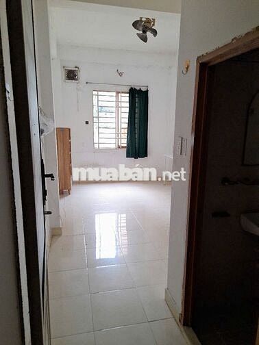 Phòng 20m2, hẻm 266. Tô Hiến Thành Q10, giá 2,8 triệu