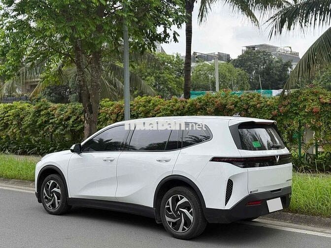 Xe điện VinFast Limo Green 2025