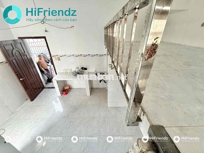 PHÒNG DUPLEX BAN CÔNG SIÊU THOÁNG NGAY KHU TÊN LỬA