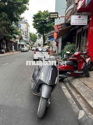 Piaggio Vespa Sprint Xám 426.5 km