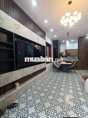 BÁN NHÀ HOÀNG QUỐC VIỆT -
Ô TÔ ĐỖ CỬA THANG MÁY ĐẸP -  5 TẦNG 5 PN 