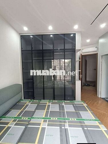 BÁN NHÀ HOÀNG QUỐC VIỆT -
Ô TÔ ĐỖ CỬA THANG MÁY ĐẸP -  5 TẦNG 5 PN 
