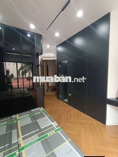 BÁN NHÀ HOÀNG QUỐC VIỆT -
Ô TÔ ĐỖ CỬA THANG MÁY ĐẸP -  5 TẦNG 5 PN 