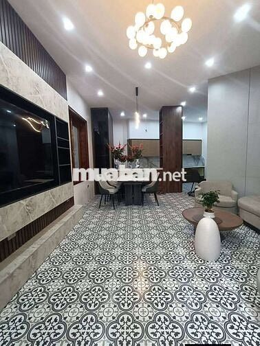 BÁN NHÀ HOÀNG QUỐC VIỆT -
Ô TÔ ĐỖ CỬA THANG MÁY ĐẸP -  5 TẦNG 5 PN 