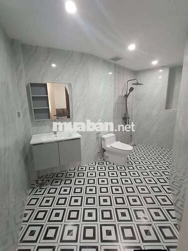 BÁN NHÀ HOÀNG QUỐC VIỆT -
Ô TÔ ĐỖ CỬA THANG MÁY ĐẸP -  5 TẦNG 5 PN 