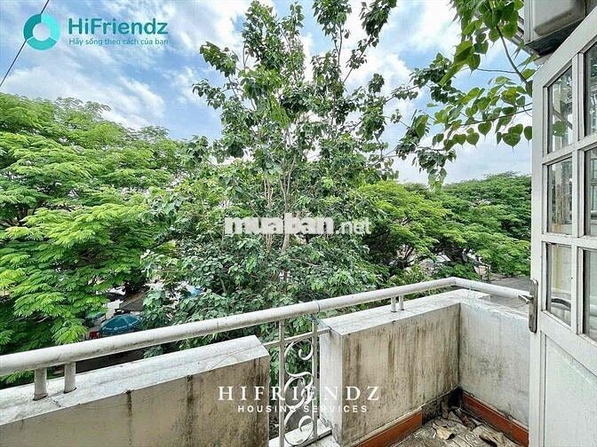 Ban công lớn Full nội thất gần Vòng xoay Trung Sơn