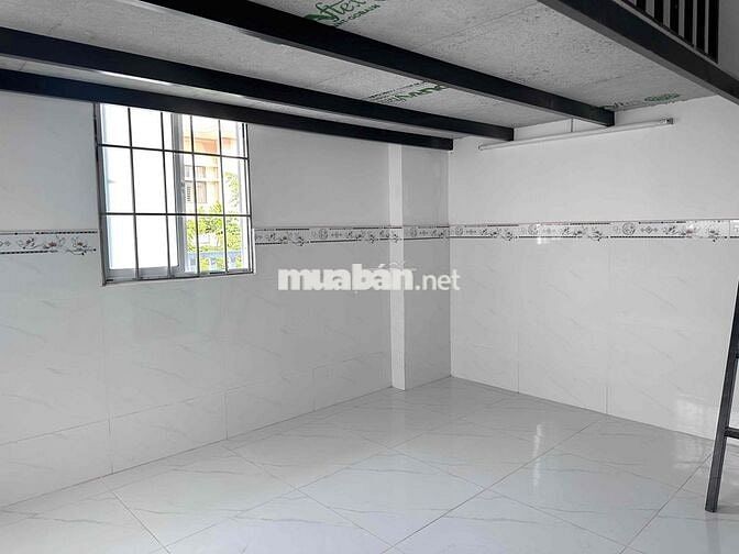 CHO THUÊ PHÒNG CÓ GÁC VÀ CỬA SỔ TRỜI THOÁNG MÁT GẦN CÔNG VIÊN ĐẦM SEN