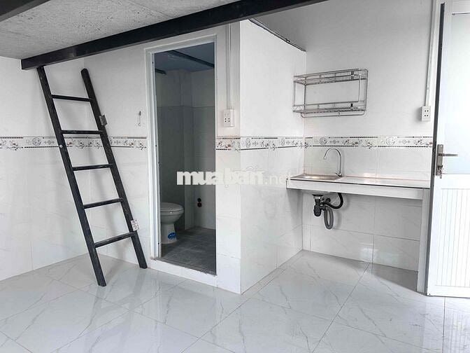 CHO THUÊ PHÒNG CÓ GÁC VÀ CỬA SỔ TRỜI THOÁNG MÁT GẦN CÔNG VIÊN ĐẦM SEN