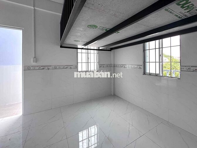 CHO THUÊ PHÒNG CÓ GÁC VÀ CỬA SỔ TRỜI THOÁNG MÁT GẦN CÔNG VIÊN ĐẦM SEN