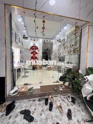 cho thuê nhà hẻm tải ni sư huỳnh liên tb. DT: 4m5 x 15m 2 lầu giá 16tr