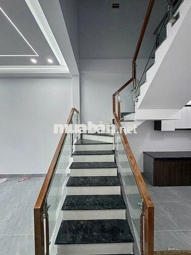 CHÍNH CHỦ CẦN BÁN GẤP NHÀ TRỆT LẦU KHU ĐÔ THỊ PTA NAY HÒA LỢI HCM