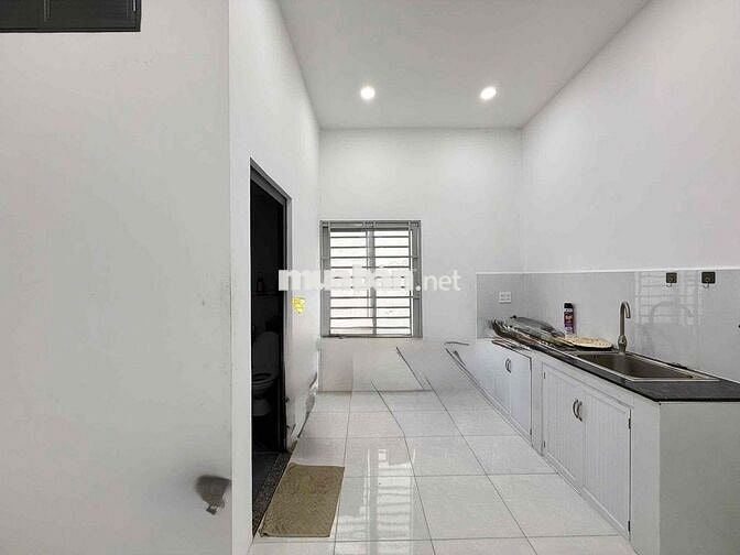 1 PHÒNG NGỦ 1 PHÒNG KHÁCH NGAY ĐẠI HỌC NGUYỄN TẤT THÀNH Q12