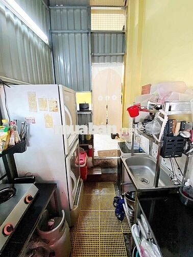 SANG NHƯỢNG QUÁN Ở TRUNG TÂM PHÚ NHUẬN (Sát bên 3 trường học và văn ph