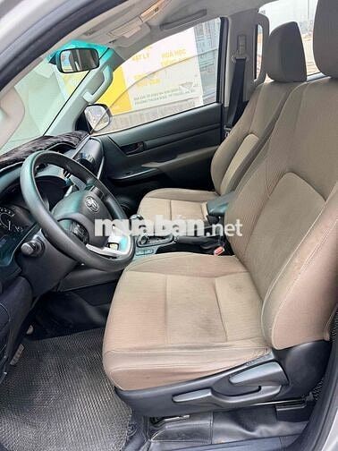 Toyota Hilux 2020 E tự động 1 chủ cực đẹp sẵn dùng
