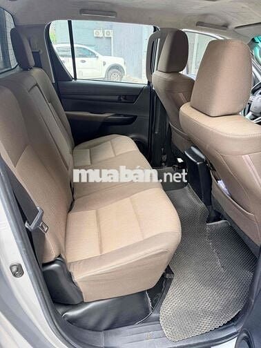 Toyota Hilux 2020 E tự động 1 chủ cực đẹp sẵn dùng