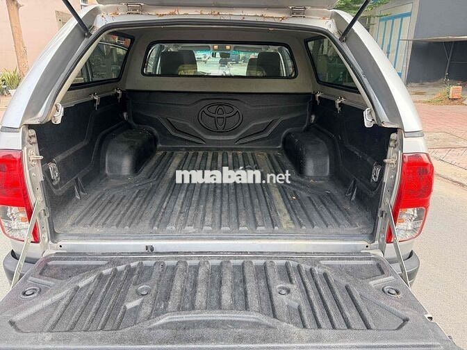 Toyota Hilux 2020 E tự động 1 chủ cực đẹp sẵn dùng