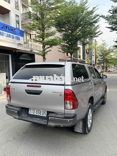 Toyota Hilux 2020 E tự động 1 chủ cực đẹp sẵn dùng