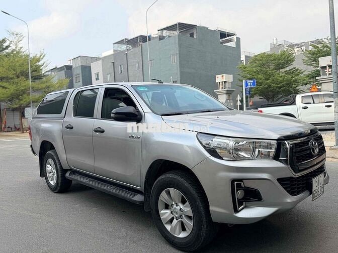 Toyota Hilux 2020 E tự động 1 chủ cực đẹp sẵn dùng