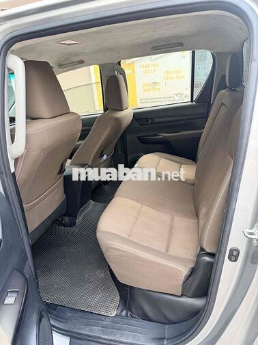 Toyota Hilux 2020 E tự động 1 chủ cực đẹp sẵn dùng