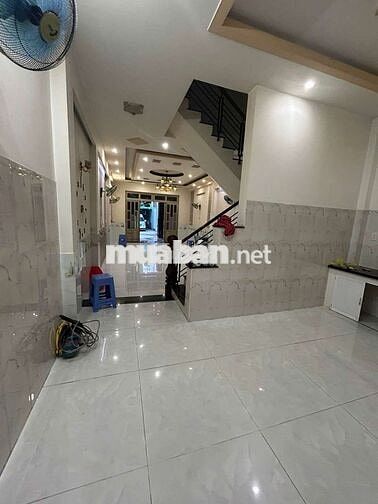 Cho thuê nhà CC, hẻm 8m Tô Ngọc Vân, Q12. 5x20, 3 Tầng, 14.5tr/th