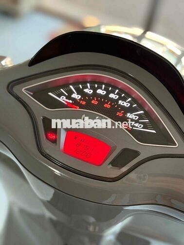 Piaggio Vespa 2024 Xám 8100 km