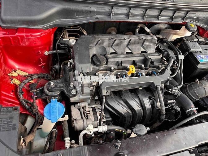 Kia Carens Đỏ 7 chỗ Số sàn